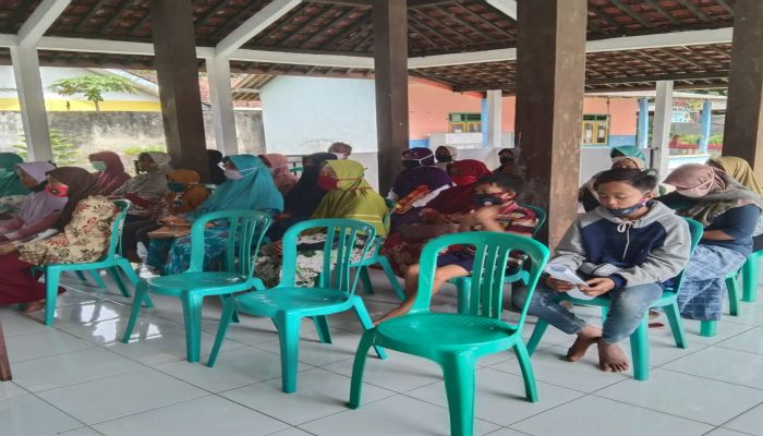 VAKSINASI COVID 19 TAHAP PERTAMA DI DESA SEROJENAR 01
