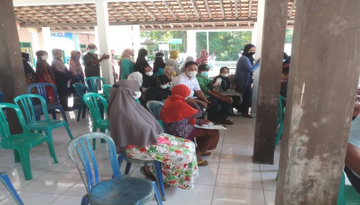 VAKSINASI COVID 19 TAHAP PERTAMA DI DESA SEROJENAR