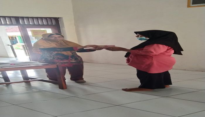Penyaluran BLT DD Desa Setrojenar Tahap V (Lima) 01