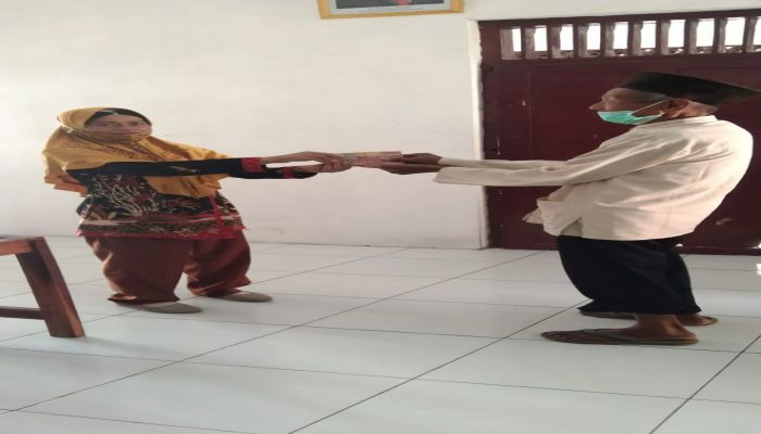 Penyaluran BLT DD Desa Setrojenar Tahap V (Lima)