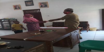 PENYALURAN BLT DD TAHAP 3 DESA SETROJENAR
